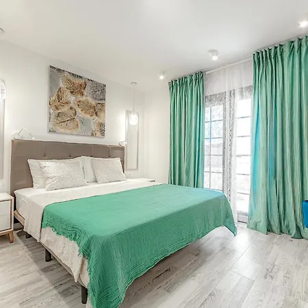 Апартаменти Deluxe Perla Del Sur *